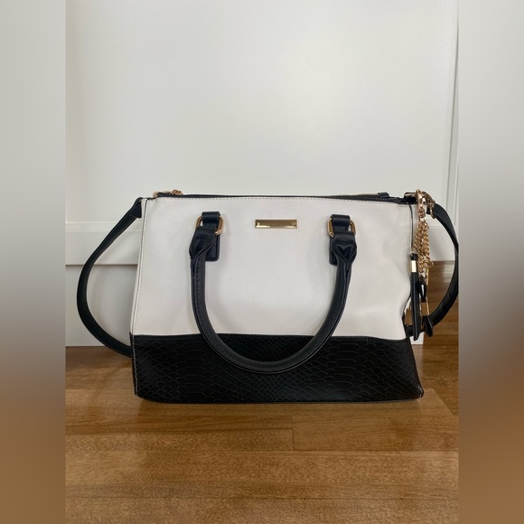 5/$50 🌷🌼🌿 CALL IT SPRING Large Crossbody Purse - Picture 7 of 15